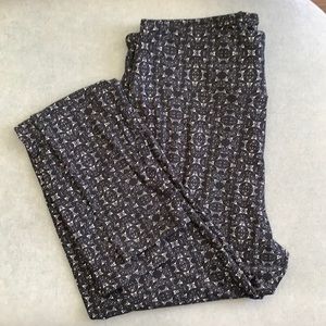 LuLaRoe Tall & Curvy Leggings